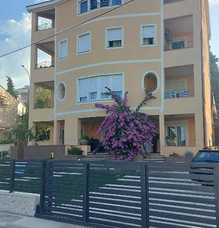 Apartment Gordana 2 Selce